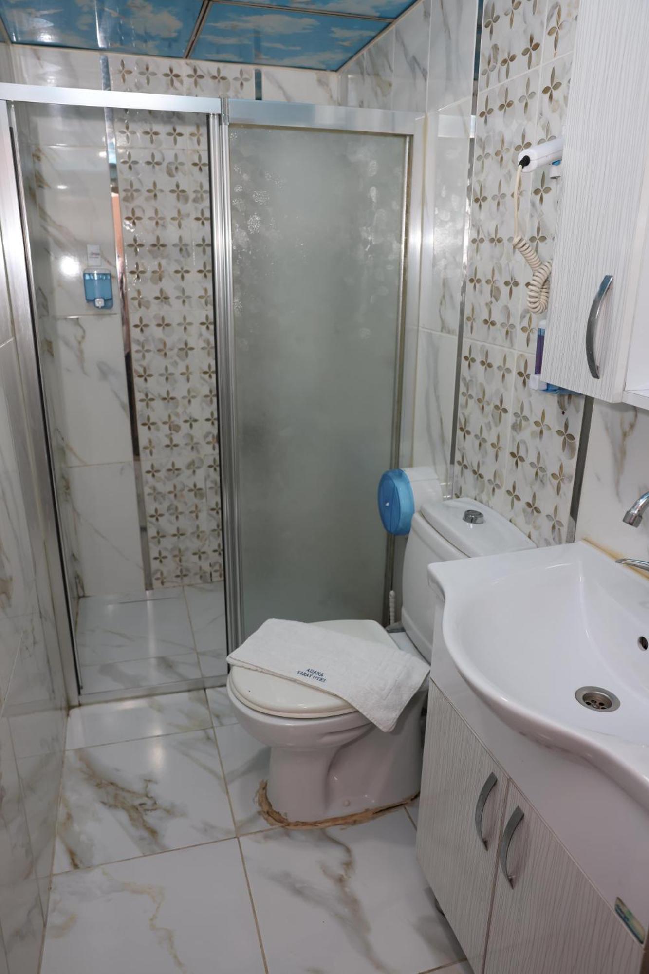 Adana Saray Hotel Exterior foto