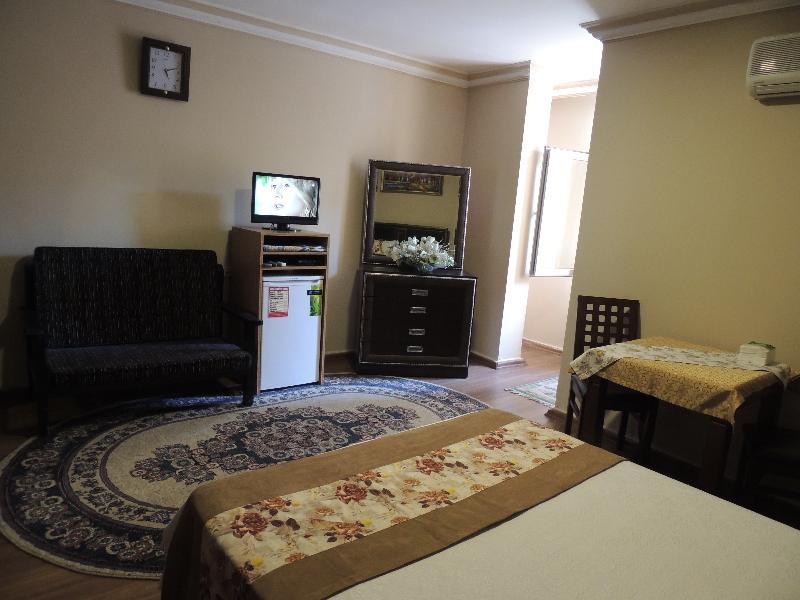 Adana Saray Hotel Exterior foto