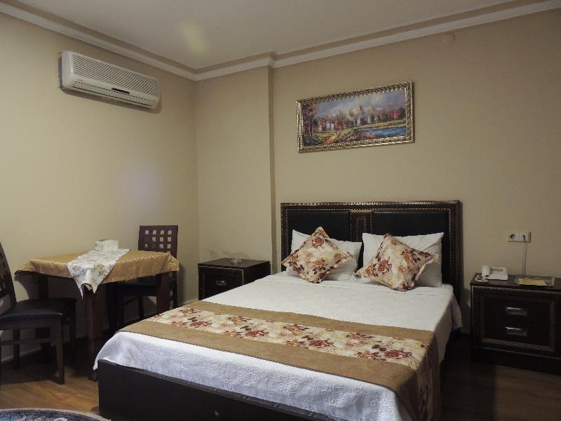 Adana Saray Hotel Exterior foto
